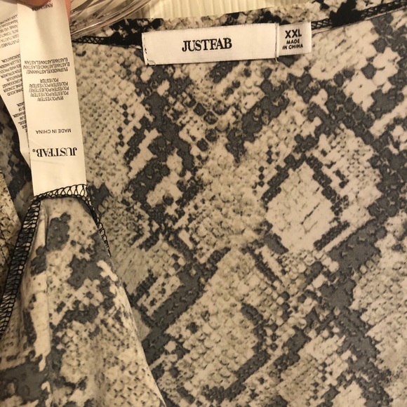 JustFab Soft Snakeskin Print Wrap Dress Size XXL (16-18) - Picture 10 of 14